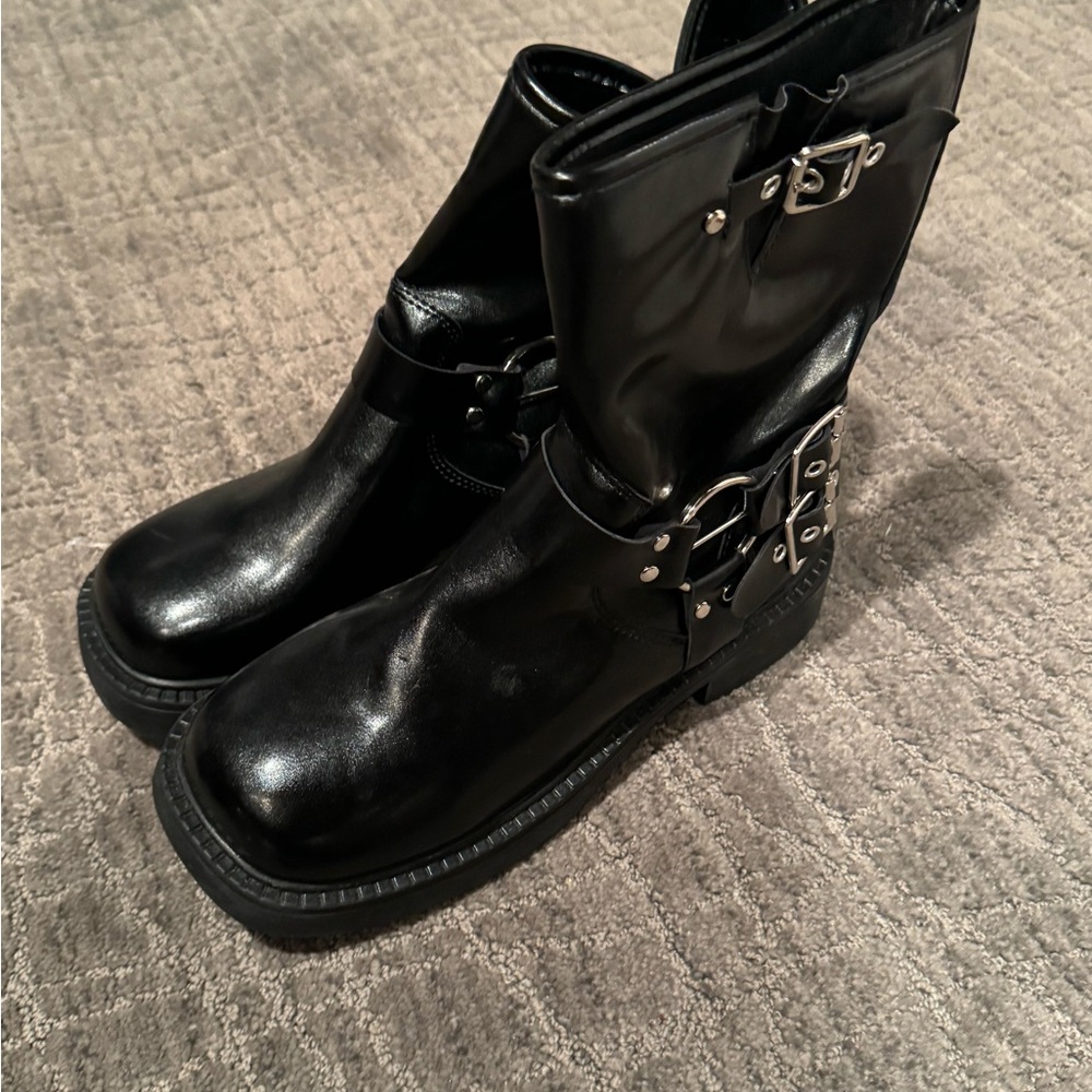 Black Leather Buckle Boots